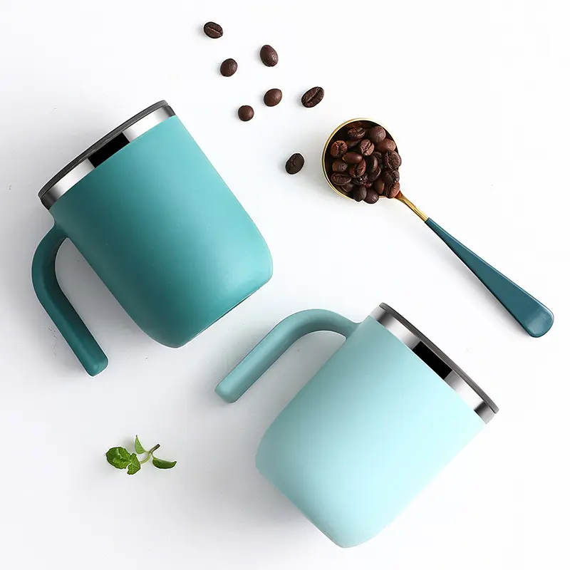 Nuovo Design 400ml tazze da campeggio per caffè in plastica PP per uso alimentare e acciaio inossidabile a doppia parete con cucchiaio in acciaio