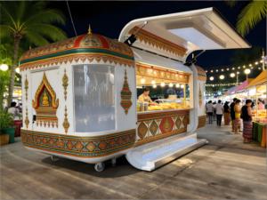 Remorque alimentaire de luxe avec plancha à motif thaïlandais pour crêpes aux bananes sur le marché de nuit de Bangkok - Product Image 1