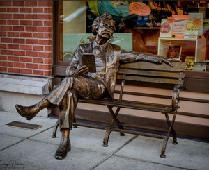 Scultura a grandezza naturale statua in bronzo dell'uomo seduto e leggendo il giornale - Product Image 6