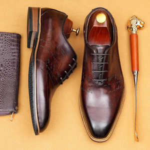 Men's <b>Pointed</b>-Toe Shoes 2026 New Design Leather High-Quality British Retro Engraved Brocade Business Formal Oxford Shoes - Product Image 1