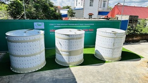 Tanques cilíndricos de PP (polipropileno) de Vietnam, recipientes de presión de plástico PE y HDPE para químicos, agua, aceite y combustible, con diseño personalizado. - Product Image 6