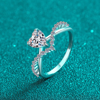 D Couleur Vvs1 Luxe Coeur Forme 1 Carat Moissanite Femmes Argent 925 Bague de Fiançailles Moissanite
