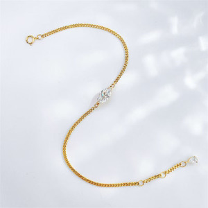 Bracelet minimaliste et délicat en or jaune 18 carats avec diamant de laboratoire taille marquise, ajustable, pour femme, bijoux fins, vente en gros - Product Image 2