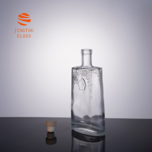 Bouteille en verre de 700 ml avec motif floral en relief, bouteille en verre carrée, adaptée pour l'emballage du brandy, du <span class=keywords><strong>cognac</strong></span> et du whisky - Product Image 3