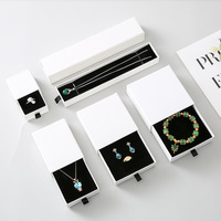 Boîte à bijoux oblongue en papier biodégradable pour collier, bracelet, boucles d'oreilles, avec impression quadricolore, emballage cadeau
