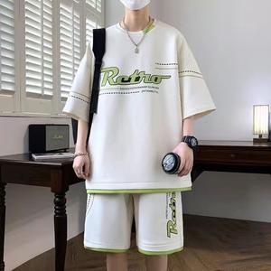 Support de personnalisation d'un article T-shirt imprimé à la mode gaufré et décontracté Short Ensemble deux pièces Trendy Cool T-shirt à manches courtes - Product Image 4