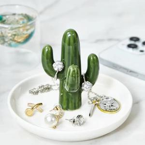 Aloe and <span class=keywords><strong>Cactus</strong></span> Résine Artisanat Bijoux Plateau Élégant Commode Rangement et Salle de Bain Ornement Anneau Stand - Product Image 4