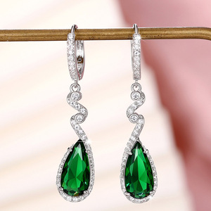 Pendientes largos con forma de lágrima de color verde para mujer, joyería de fiesta con diseño retorcido - Product Image 2