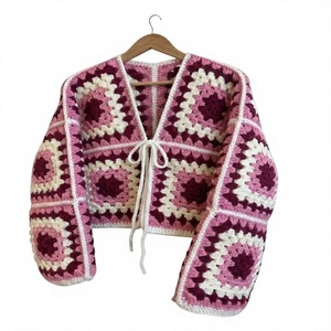 Pull en crochet fait main _ Nouvelle collection 2026 Pull en crochet avec carrés Granny Pull en tricot simple et confortable avec carrés Granny - Product Image 1