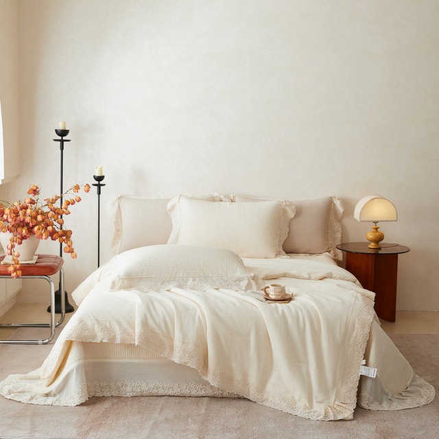 Simple Style Cotton Linen 4pcs Bedspread Set Spring Quilt White Lace Bedding Set Supplier