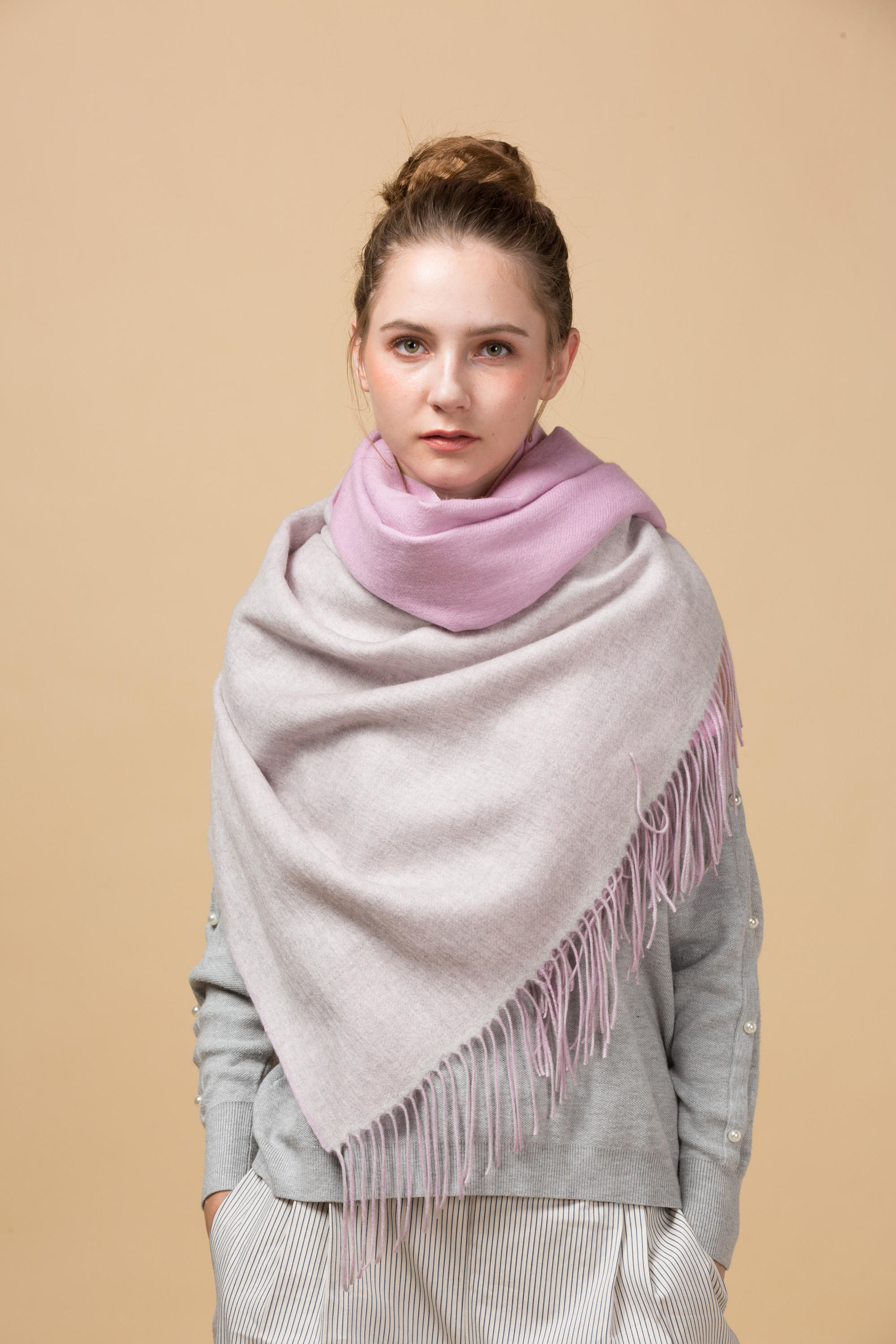 ชมพูและเทา