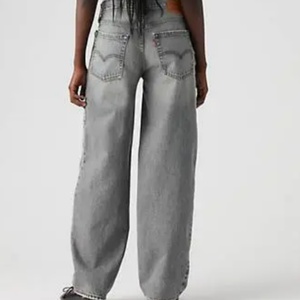 กางเกงยีนส์ทรงหลวมสไตล์เรโทรสำหรับผู้หญิง ลดราคาพิเศษ เอวต่ำ ขากว้าง ระบายอากาศได้ดี ผ้าเดนิม ปรับแต่งได้ตามต้องการ รับผลิตแบบ OEM แฟชั่นทันสมัย ล้างทำความสะอาดได้ - Product Image 5