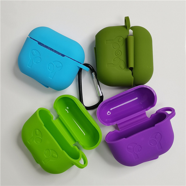 Full Protection Classic Shock Resistant Silicone Case for Airpods Pro 2 Rubber Charging Case Sleeve Skin Cover with Carabiner