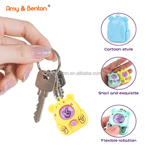 <span class=keywords><strong>Rock</strong></span> <span class=keywords><strong>Paper</strong></span> <span class=keywords><strong>Scissors</strong></span> Juguete aleatorio Mini juguete Juego de adivinanzas Llavero para niños Favores de fiesta Premio de aula Suministros para fiestas - Product Image 5