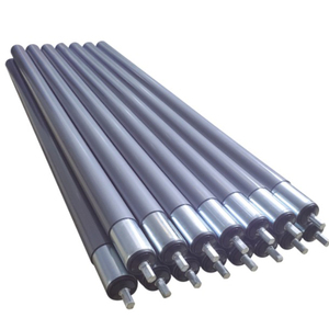 直径<span class=keywords><strong>108mm</strong></span>のチューブヘビーデューティーコンベヤートラフフラットグラビティローラーは、輸送ローラーアイドラーを運ぶ鋼管を駆動します - Product Image 1