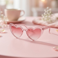 Lunettes de soleil en forme de cœur Widisun, lunettes de fête originales en forme de cœur, lunettes de costume en forme de cœur pour femmes adultes - Mariage, déguisement, cosplay