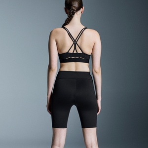 Soutien-gorge de sport transparent à fines bretelles, fermeture éclair frontale, personnalisable et abordable, idéal pour la natation et l'entraînement - Product Image 6