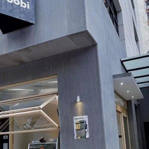 Tablero para colgar en la pared exterior de cafetería de color personalizable Opciones de tamaño de tablero de hormigón decorativo perforado - Product Image 5