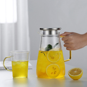 Carafe à eau froide en verre avec rayures verticales, poignée carrée, résistante aux hautes températures, transparente, pour le thé et le thé au citron - Product Image 3