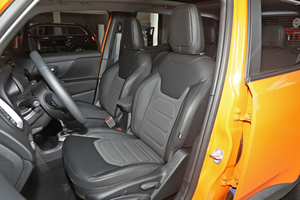 JEEP <span class=keywords><strong>Renegade</strong></span> d'occasion 2019 Freedom Hero SUV 62000km Euro VI Essence Turbo Automatique Conduite à gauche Voiture tout-terrain compacte - Product Image 5
