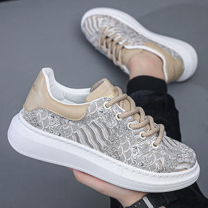 Chaussures décontractées pour femmes de style nouveau, chaussures de sport pour hommes, respirantes et élégantes, style polyvalent, chaussures de marche et de course pour hommes - Product Image 2