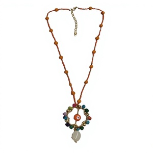 Collar Bohemio Chapado en Oro con Cuentas, Colgante de Piedras Coloridas para Mujer, Joyería de Moda Hecha a Mano con Forma Circular - Product Image 1