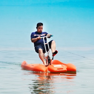 Vélos aquatiques <span class=keywords><strong>en</strong></span> plastique HDPE, vélo aquatique, manèges aquatiques, pièces <span class=keywords><strong>en</strong></span> acier inoxydable - Product Image 1