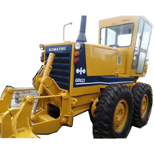 รถเกรดเดอร์มือสองปี 2018 ยี่ห้อโคมัตสึ รุ่น GD623A ที่เชื่อถือได้ พร้อมเครื่องยนต์ CAT แรงยึดเกาะสูง เหมาะสำหรับพื้นที่โคลนและกรวด ไม่มีการรั่วไหลของน้ำมัน - Product Image 1