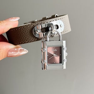 <span class=keywords><strong>Montre</strong></span> pour <span class=keywords><strong>femme</strong></span> Scottie 9858, design innovant en forme de cadenas, bracelet en cuir, acier inoxydable, résistante à l'eau au quotidien, quartz - Product Image 4