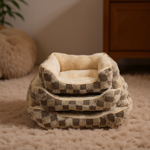 Cuccia Quadrata per Animali Domestici in Pelo di Coniglio Beige e Velluto Artico, Comoda e Confortevole - Product Image 3