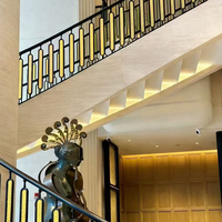 Balustres décoratifs modernes en fer forgé noir et or pour rampes d'escalier et décoration de balcon à domicile