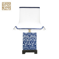 Lampe de table électrique européenne en céramique faite à la main, abat-jour en forme de tambour, bleu et blanc, pour chambre et hôtel, décoration intérieure