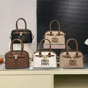 Sac à dos pour femmes avec fermeture éclair, sangle unique, doublure en polyester, imperméable, vente en gros d'usine, personnalisable, tendance et à la mode - Product Image 4