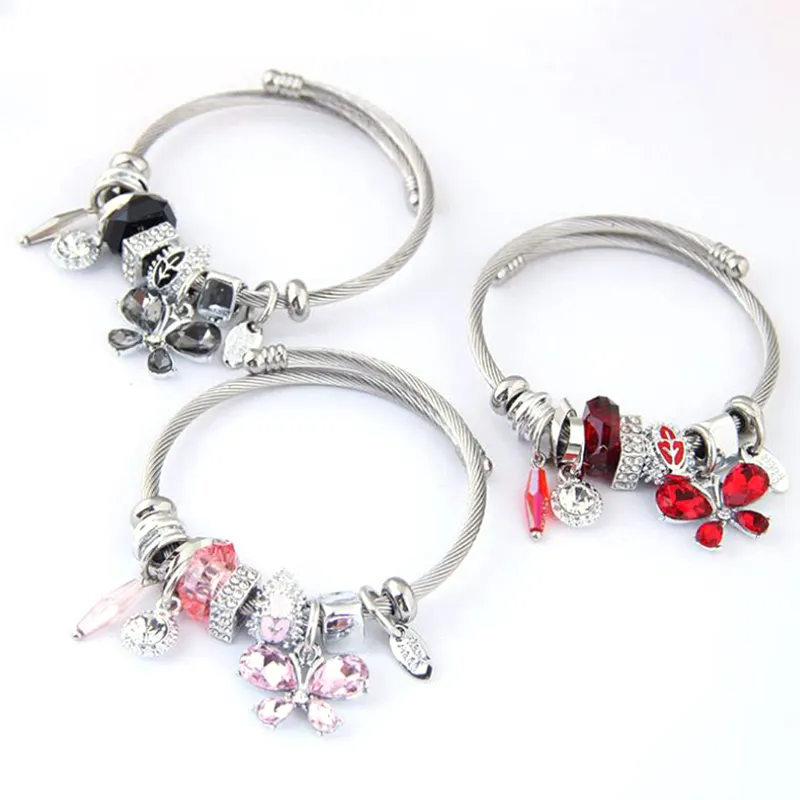 Brillant en gros personnalisé gravé papillon bracelet bracelet bracelets titane plaqué IP et PVD placage nickel et alliage sans plomb