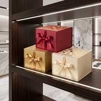 Boîte cadeau en papier rouge avec ruban, imprimé floral, boîte d'emballage carrée pour cadeau de fête