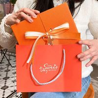 Boîte d'emballage de parfum en carton pliable de luxe avec logo personnalisé pour la présentation de bijoux