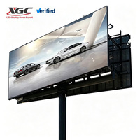 Écran LED grand format P5 4K HDR10 lisible au soleil pour montage sur pilier extérieur – Idéal pour les campagnes publicitaires en ville et les destinations touristiques