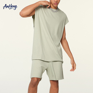 เสื้อกล้ามโอเวอร์ไซส์ผู้ชาย ผ้าคอตตอนหนา 305 กรัม สไตล์สตรีทแวร์ ทรงหลวม ใส่สบาย ระบายอากาศดี เหมาะสำหรับฤดูร้อน ขายส่ง - Product Image 1