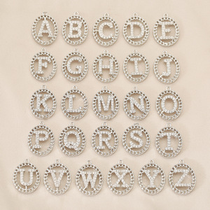 Ciondoli Personalizzati <span class=keywords><strong>a</strong></span> Cuore in Moissanite con Lettere Grandi di Lusso L J <span class=keywords><strong>R</strong></span> D 2 Lettere per Bracciali e Borse - Produttori OEM Personalizzabili - Product Image 5