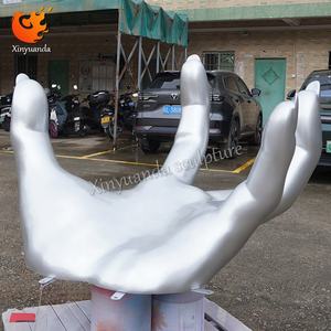 Patung Tangan Fiberglass Kustom yang Dicat untuk Dekorasi Lanskap Taman Ruang Hijau Luar Ruangan - Product Image 2