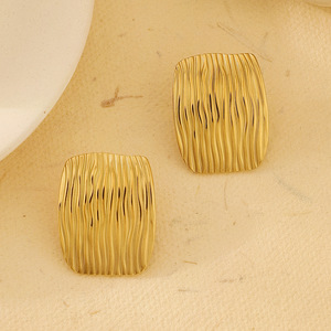 ต่างหูแฟชั่นสไตล์คลาสสิกไม่ทำให้เสื่อมเสียกันน้ำทำจากสแตนเลสสตีลทรงสี่เหลี่ยม - Product Image 3