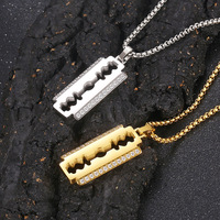 Bague carrée en acier inoxydable pour homme, style Hip Hop Rock Street, avec lame de diamant CNC électroplaquée et perle.