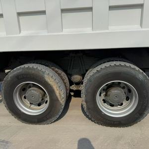 Camions bennes <span class=keywords><strong>d</strong></span>'<span class=keywords><strong>occasion</strong></span> Sinotruk Howo 6x4 en excellent état et très résistants - Product Image 5