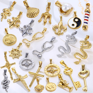 Bijoux pour hommes de haute qualité personnalisés, plaqués or 18 carats, pendentifs boussole, croix crucifix en acier inoxydable, charme aile de rose, pendentif Méduse - Product Image 3