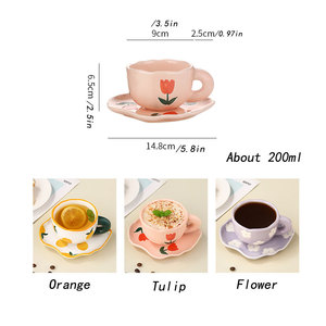 Tazza di porcellana irregolare dipinta a mano graziose fragole e piccoli fiori con motivo a tazza e piattino in ceramica da 200ml per tè e caffè - Product Image 6