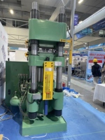 Mesin Press Melamin Satu Warna 550 Ton Bersertifikat PANLONG CE, Komponen Hidrolik Terkontrol PLC Delta, Peralatan Makan Mahjong