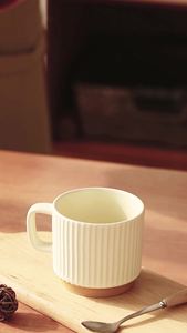 Wholesale Retro Aesthetic Embossed Premium Style Ceramic Tea Coffee Mug for Home - Product Image 2