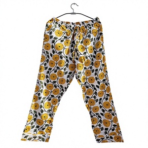 Ensemble de pyjama pour homme à manches longues à imprimé floral, tissu en satin 100% coton, vêtements de nuit décontractés, motif tissé, saison printemps, cadeau pour elle - Product Image 3