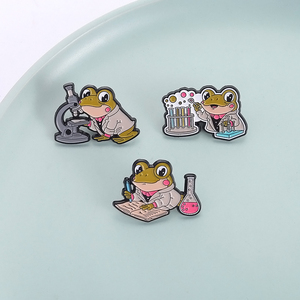 Alfileres de esmalte de rana de laboratorio divertidos dibujos animados, vasos de precipitados para profesores de ciencia y tubos de ensayo, broches de microscopio, insignia de solapa, regalos de joyería - Product Image 1