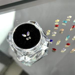 Gioielli per Denti con Design a Farfalla, Decorazioni Luccicanti con Strass per Bellezza Orale, Ornamenti alla Moda per Sorriso Splendente - Product Image 4